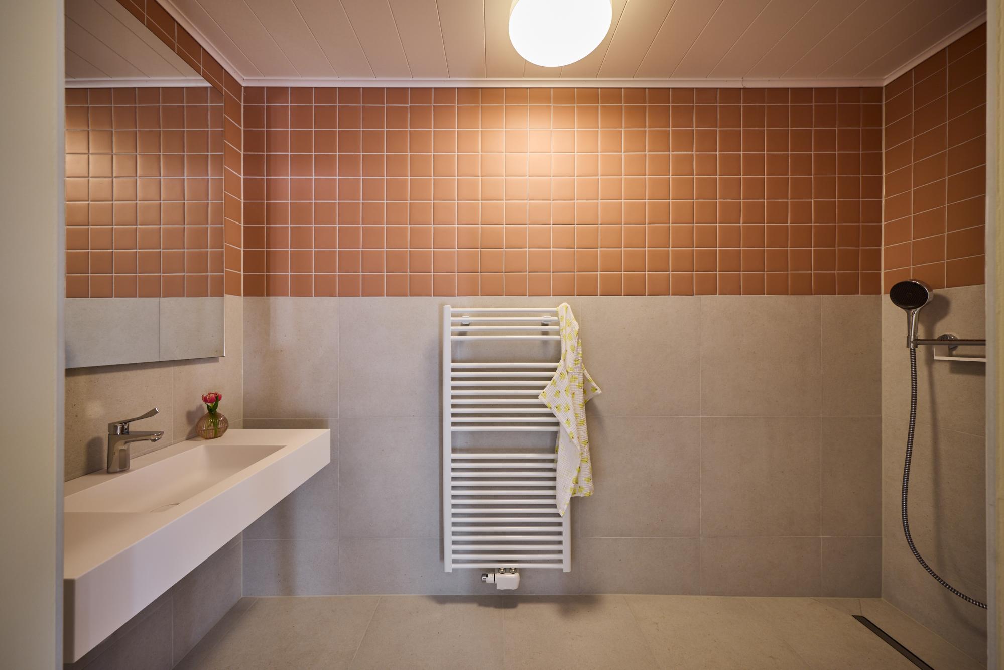 fr temoignages-clients une-salle-de-bains-chaleureuse-ludique-et-evolutive-pour-britt-nils-et-gloria
