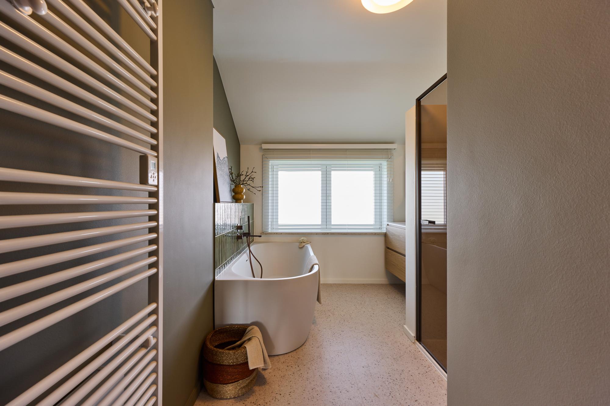 nl complete-badkamers blind-gekocht-badkamer-ronse-van-fehmy-en-rahima?utm_source=facebook&utm_medium=paid-social&utm_campaign=202604-B2C-BG-Meta-Cons&utm_content=interest%2BLaL-nl&utm_term=Ronse+-+Carousel&utm_id=120243441243080638&fbclid=IwY2xjawReRU1leHRuA2FlbQEwAGFkaWQBqzGPRWnenmJyaWQRMEtONUsyN2IweFRUOUdwempzcnRjBmFwcF9pZBAyMjIwMzkxNzg4MjAwODkyAAEewwjbcdEJiwic9gUcVNtIe3a21bEoJ1BkCA4KAcGl37ZeBPtX293PrYVTFG8_aem_l8W5Ag_9O_YS2R-FkHdrFQ